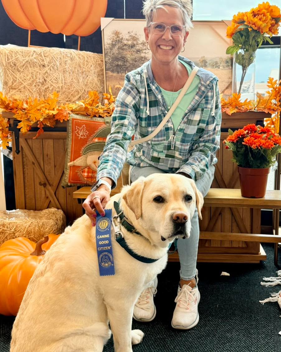 Miller recently earned his CGC!  Well&hellip;he had a little help from mom, Vicky 😉
Great job guys! 💙

